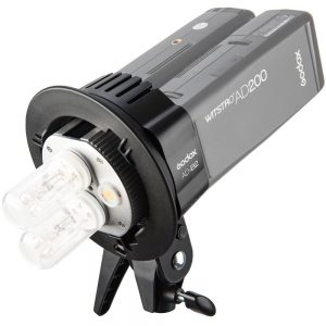 Đầu đèn đôi Godox AD-B2 giúp gắn đồng thời hai đèn flash Godox AD200 với nhau
