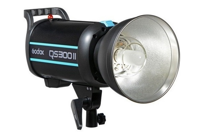 Godox QS300II cung cấp nguồn sáng chất lượng cao