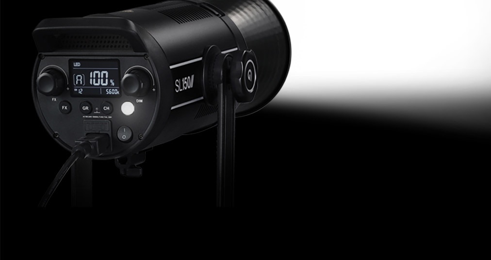Godox SL150 II cung cấp nguồn sáng cân bằng ánh sáng ban ngày