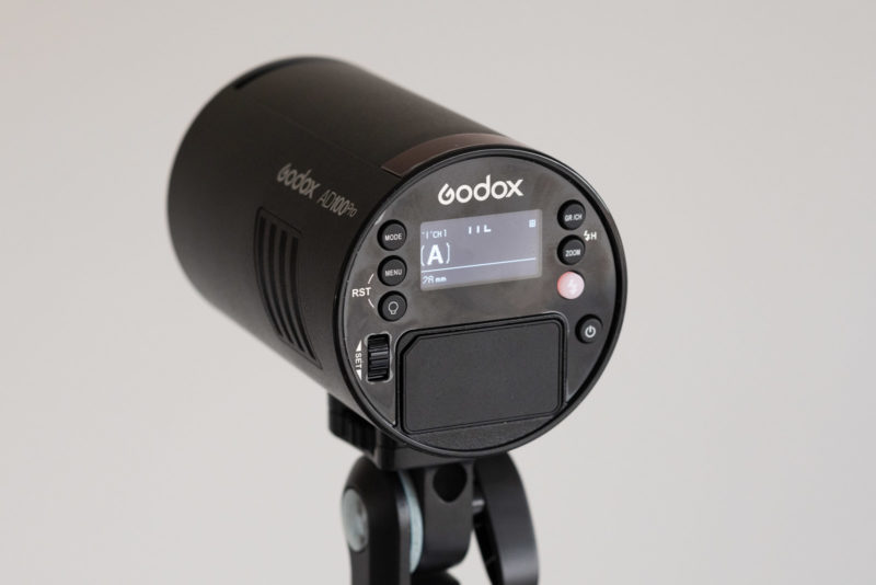 Đèn flash Godox AD100 Pro có đầu ra 100Ws