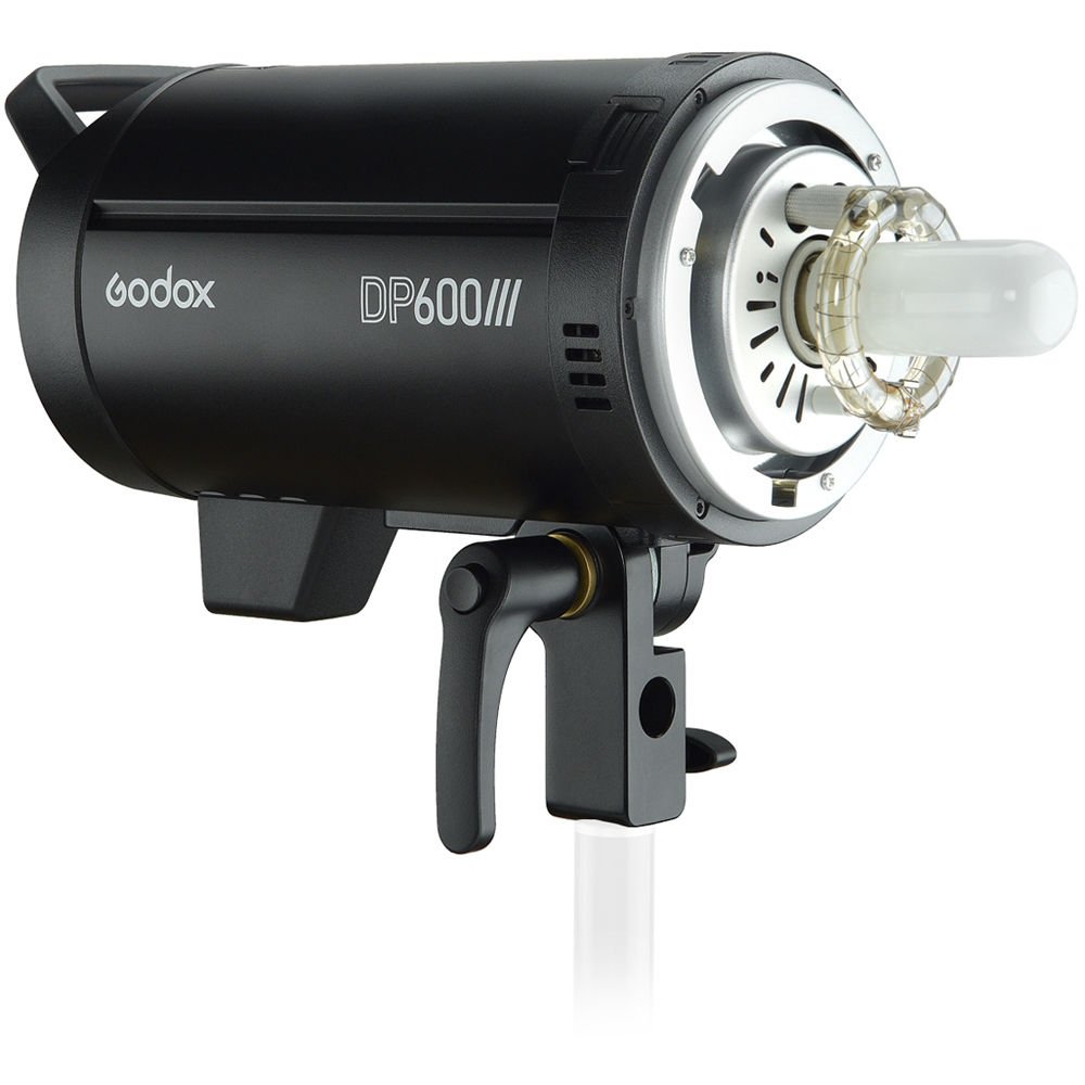 Godox DP600III cung cấp nguồn ánh sáng trắng tự nhiên