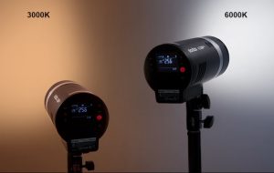 Godox AD300 Pro kết hợp với đèn mô hình LED hai màu